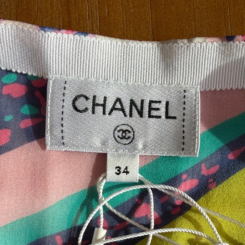 CHANEL LA Disco Barbie Cruise Collection Shorts - Picture 3 of 12